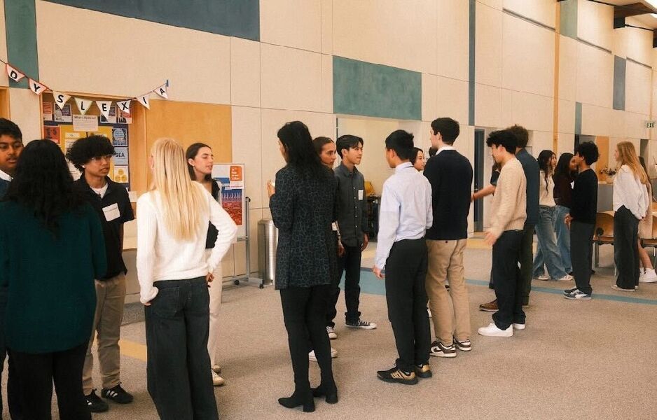 Students networking at Skillify event